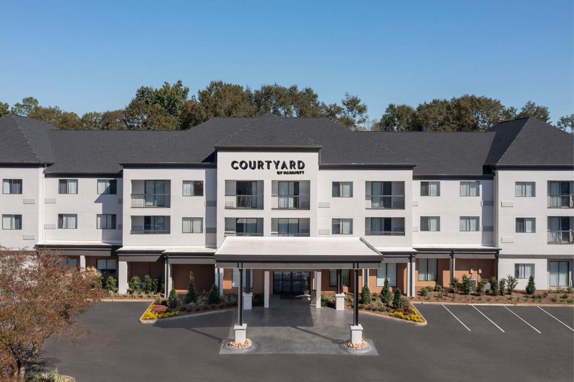 Courtyard By Marriott Dothan Exterior photo